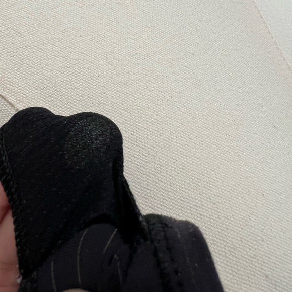 Lululemon π Free To Be Zen Bra Size 6 - Picture 8 of 9